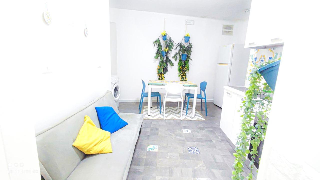Loft Monteoliveto By Napulitandream Apartment Naples Luaran gambar